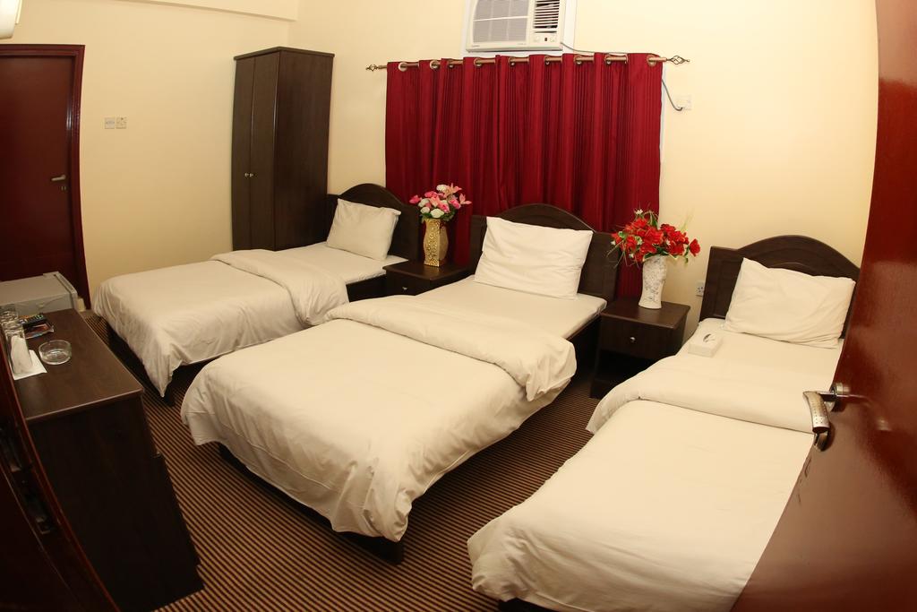 Dana Hotel 3*