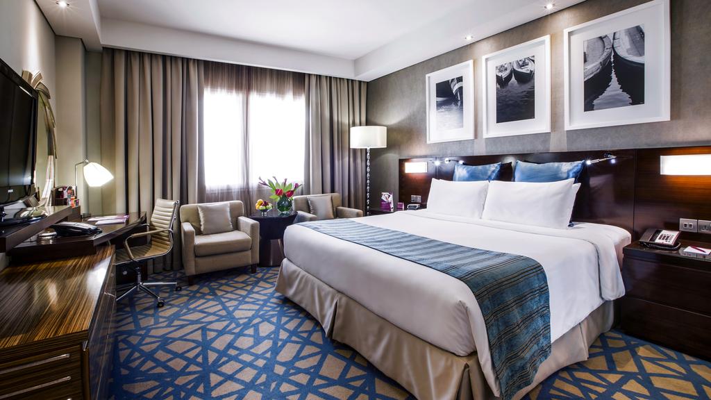Crowne Plaza Dubai Deira 5*