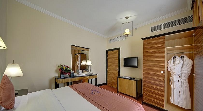 Rayan Hotel Corniche 2*