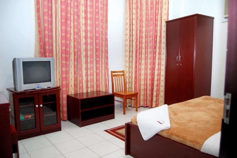 Pan Emirates Hotel 2*