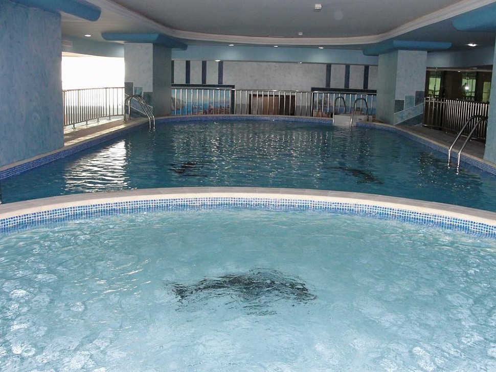 Al Bustan Tower Hotel Suites 3*
